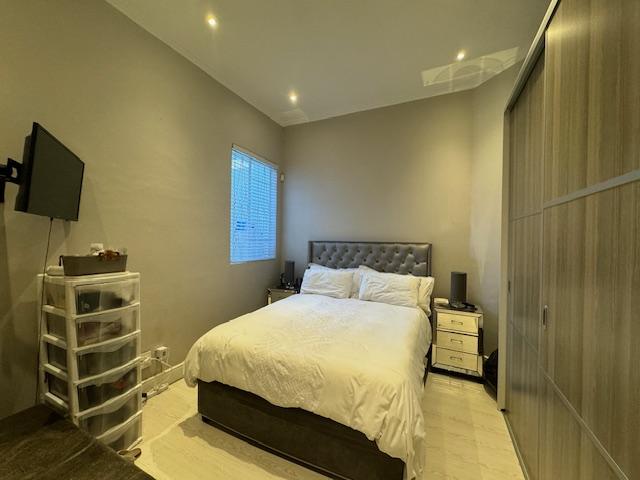 2 Bedroom Property for Sale in Walmer Estate Western Cape